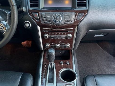 Used 2016 Nissan Pathfinder Platinum w/ Cargo Package image 11