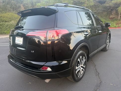 Used 2016 Toyota RAV4 LE FWD image 5