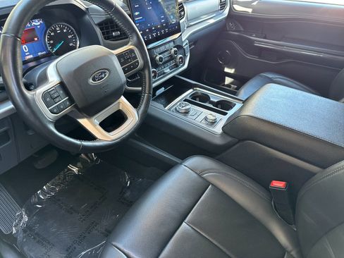 Used 2024 Ford Expedition XLT AWD/4WD image 7