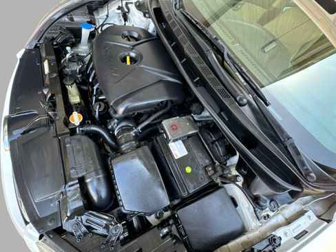 Used 2013 Hyundai Elantra GLS FWD image 48