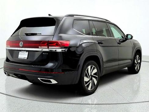 Used 2025 Volkswagen Atlas SE AWD/4WD image 5