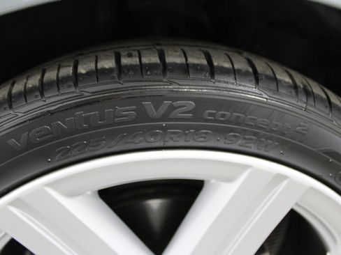 Used 2005 Chrysler Crossfire Limited image 28