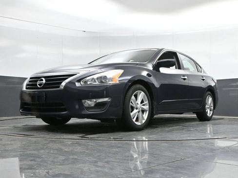 Used 2014 Nissan Altima 2.5 SV FWD image 31