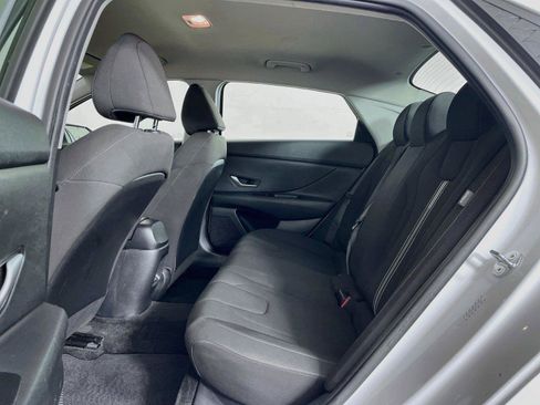 Used 2024 Hyundai Elantra SEL FWD image 11