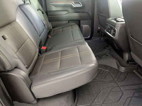 Certified 2025 Chevrolet Silverado 1500 High Country AWD/4WD image 32