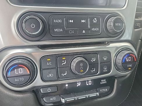 Used 2017 Chevrolet Suburban LS RWD image 26