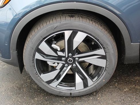 New 2026 Volvo XC40 B5 Ultra w/ Protection Package Premier image 10