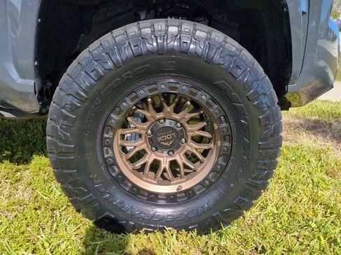 Used 2025 Toyota Tacoma SR5 image 10