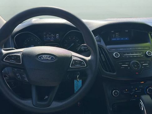 Used 2018 Ford Focus SE FWD image 10