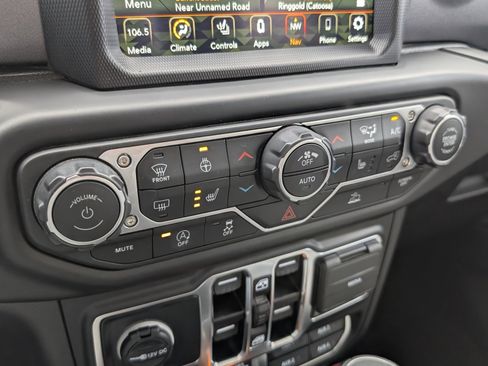 Certified 2022 Jeep Gladiator Mojave w/ LED Lighting Group image 19