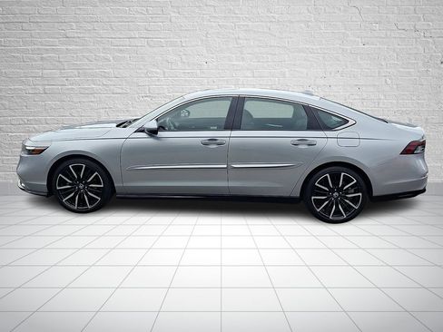 Used 2024 Honda Accord Touring image 7
