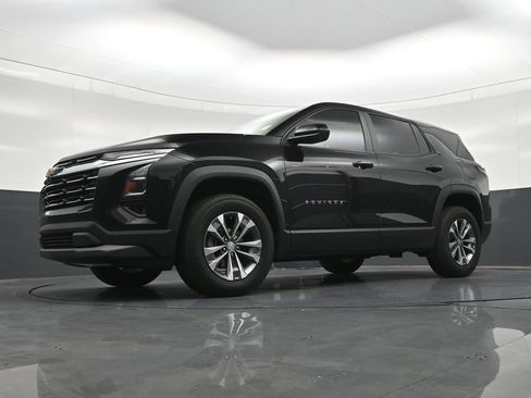 Used 2025 Chevrolet Equinox LT w/ Safety and Technology Package FWD image 24