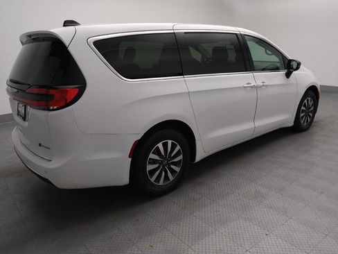 Used 2024 Chrysler Pacifica Limited FWD image 10