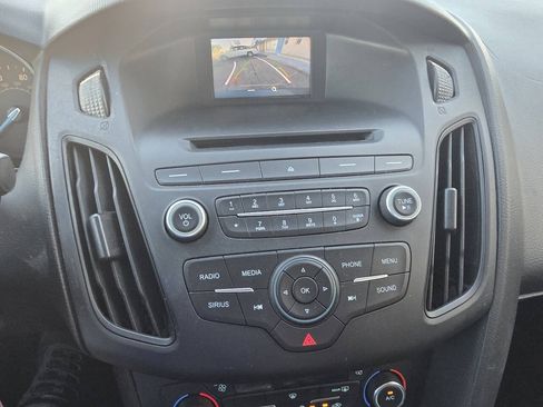 Used 2017 Ford Focus SE FWD image 17