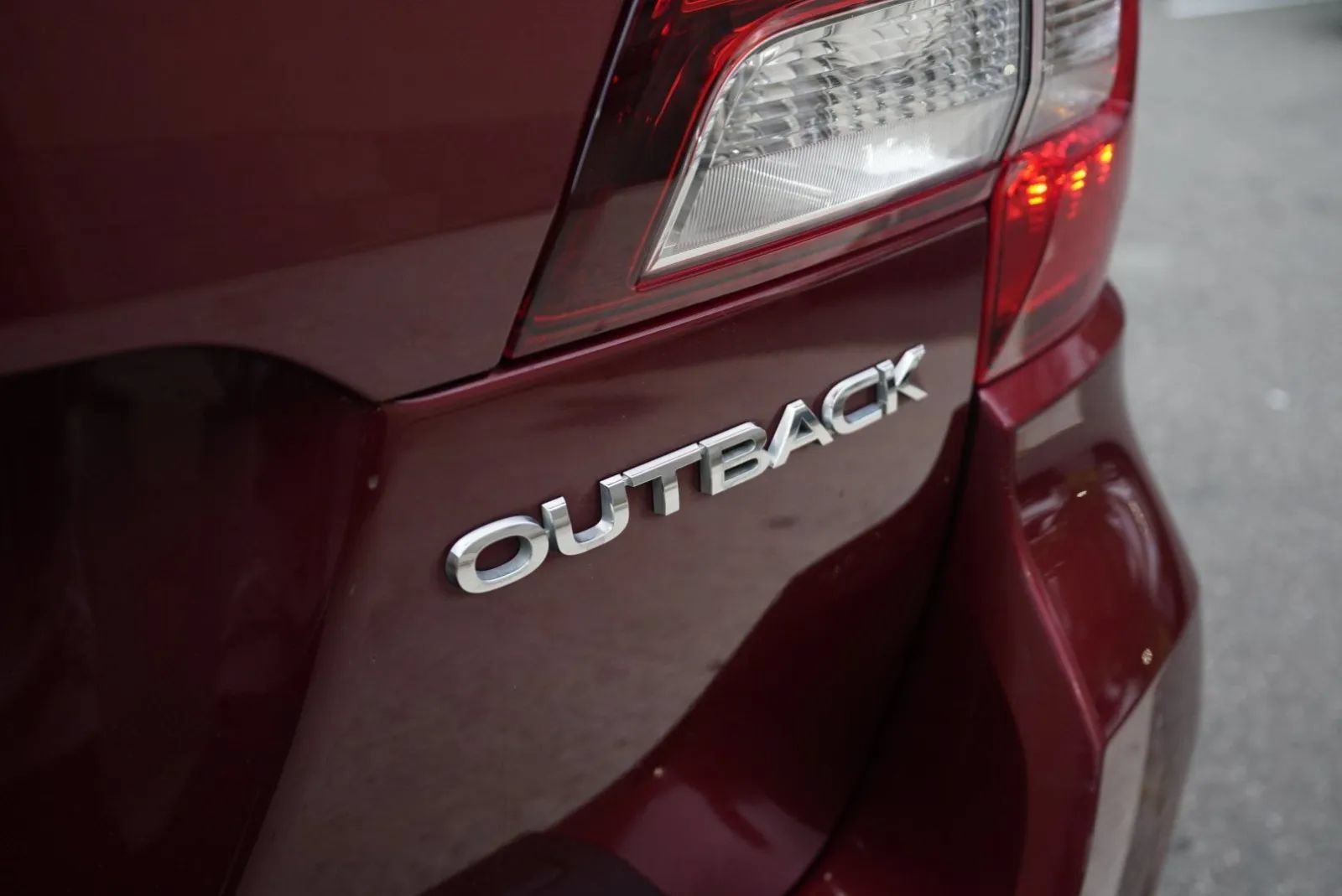 Used 2015 Subaru Outback 2.5i Limited AWD/4WD image 11