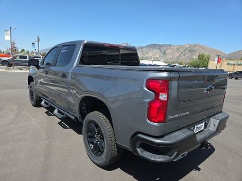 Used 2021 Chevrolet Silverado 1500 LT Trail Boss w/ Convenience Package II AWD/4WD image 4