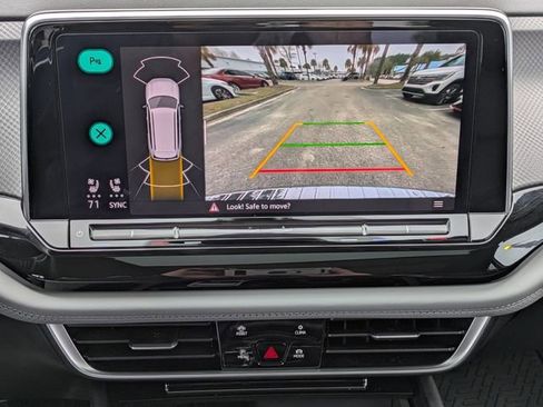 Certified 2025 Volkswagen Atlas Peak Edition SE image 24