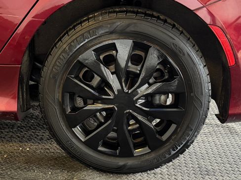 Used 2016 Chrysler 200 LX image 8