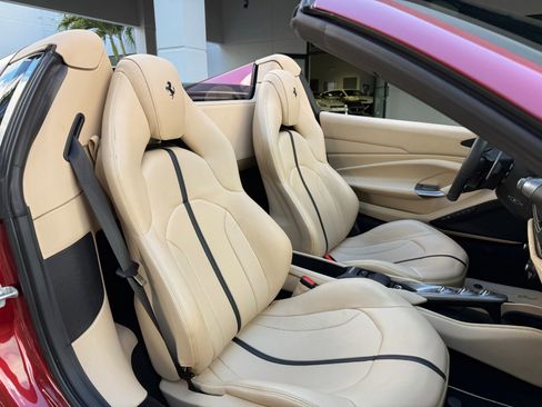 Used 2023 Ferrari F8 Tributo image 29