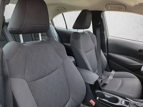 Used 2022 Toyota Corolla LE FWD image 12