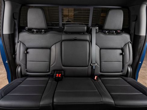 Used 2024 GMC Sierra 1500 SLT w/ SLT Premium Plus Package image 34