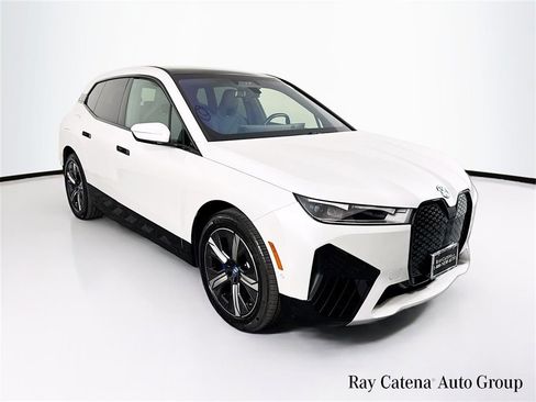 Used 2025 BMW iX xDrive50 image 1