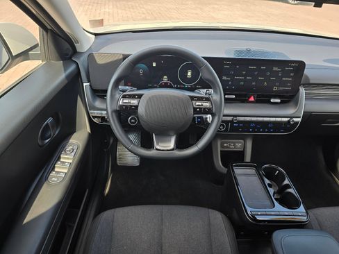 Certified 2025 Hyundai Ioniq 5 SE RWD image 13
