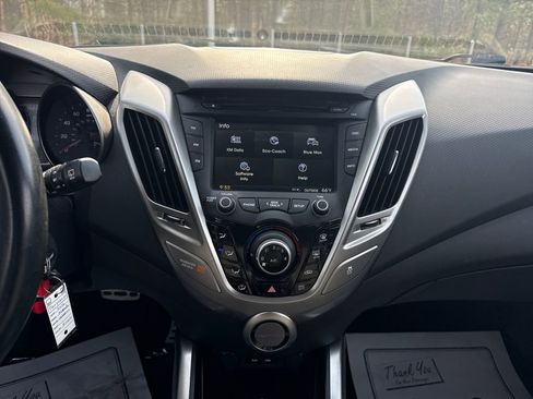 Used 2016 Hyundai Veloster w/ Option Group 02 image 30