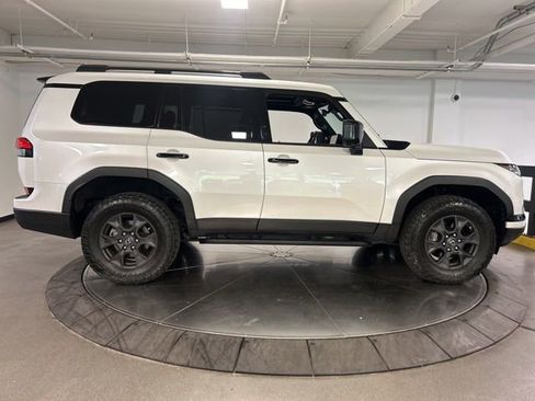 Used 2024 Lexus GX 550 AWD/4WD image 9