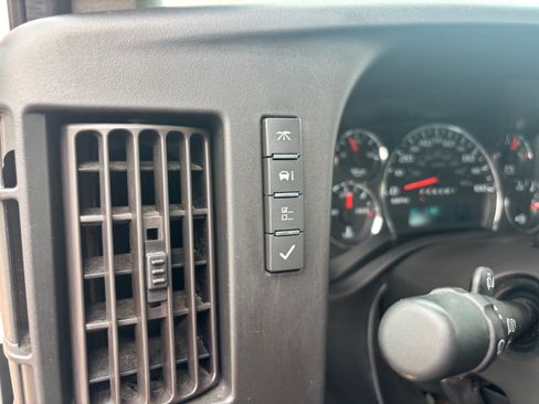 Used 2019 Chevrolet Express 3500 w/ Driver Convenience Package image 23