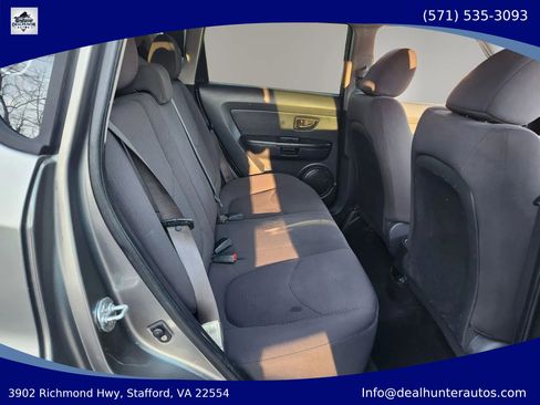 Used 2013 Kia Soul FWD image 16