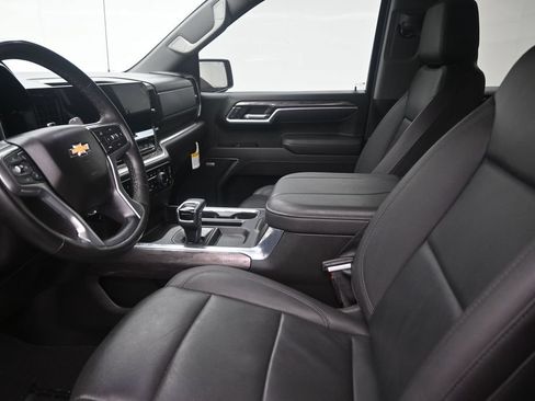 Used 2025 Chevrolet Silverado 1500 LTZ RWD image 12
