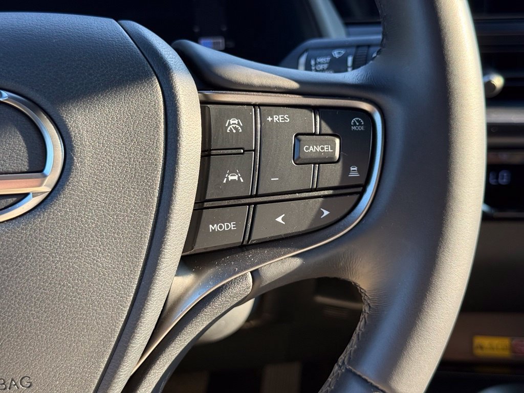 Certified 2025 Lexus UX 300h AWD w/ Accessory Package (Z1) image 33
