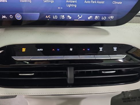 New 2026 Buick Enclave Avenir w/ Super Cruise Package AWD/4WD image 23