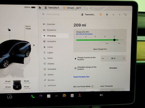 Used 2024 Tesla Model Y Long Range RWD image 19