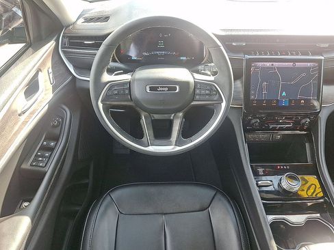 Certified 2023 Jeep Grand Cherokee Limited AWD/4WD image 27