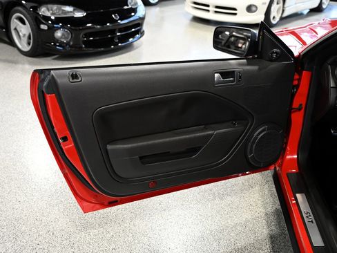 Used 2007 Ford Mustang Shelby GT500 RWD image 32