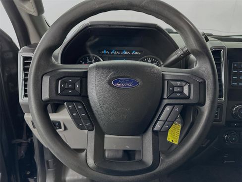 Used 2016 Ford F150 XLT image 12