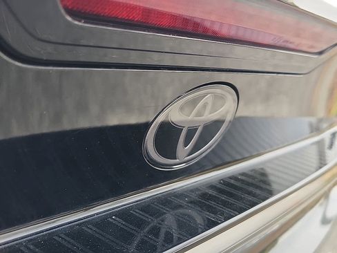 Certified 2025 Toyota Prius XSE Premium image 31