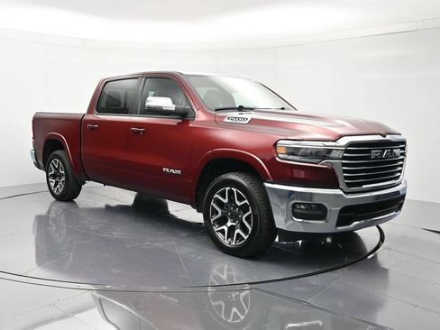 Used 2025 RAM 1500 Laramie AWD/4WD image 3