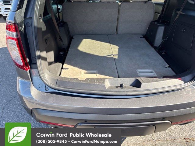 Used 2014 Ford Explorer XLT w/ Equipment Group 202A AWD/4WD image 29