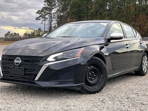 Used 2024 Nissan Altima 2.5 S image 1