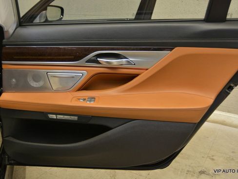 Used 2017 BMW M760i xDrive image 10