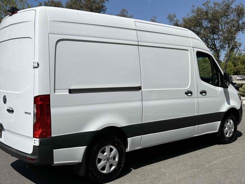 Used 2022 Mercedes-Benz Sprinter 1500 image 38