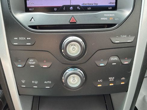 Used 2013 Ford Explorer XLT AWD/4WD image 27