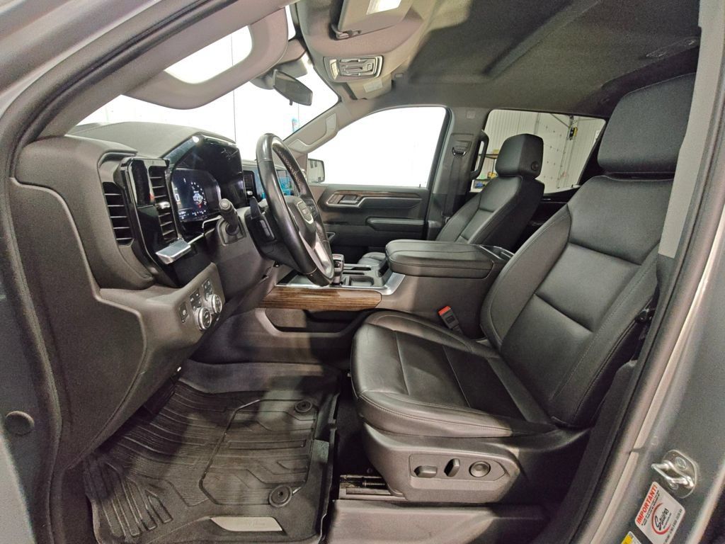 Used 2025 GMC Sierra 1500 Elevation w/ Elevation Premium Package AWD/4WD image 32