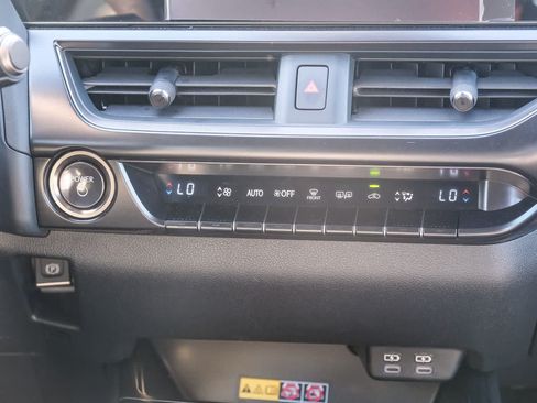 Used 2025 Lexus UX 300h FWD image 15