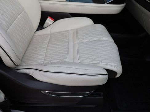 Used 2020 Lincoln Navigator L Black Label w/ Cargo Convenience Package image 47