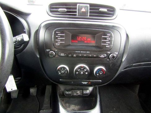 Used 2016 Kia Soul FWD image 14