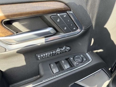 Used 2024 Chevrolet Silverado 1500 High Country w/ Technology Package image 18